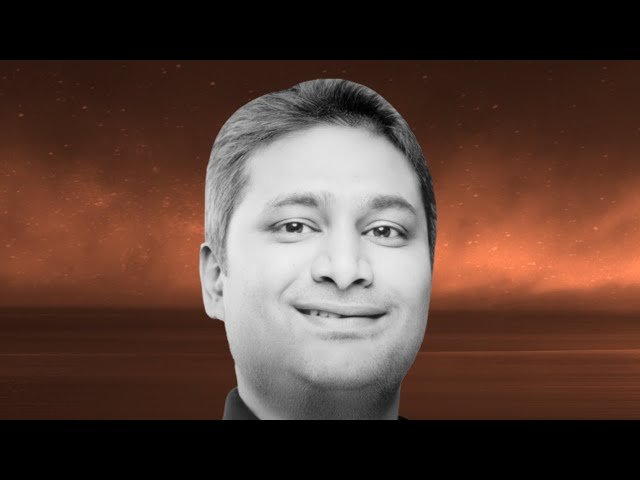 Reinforcement Learning with Human Feedback in Distributed Systems