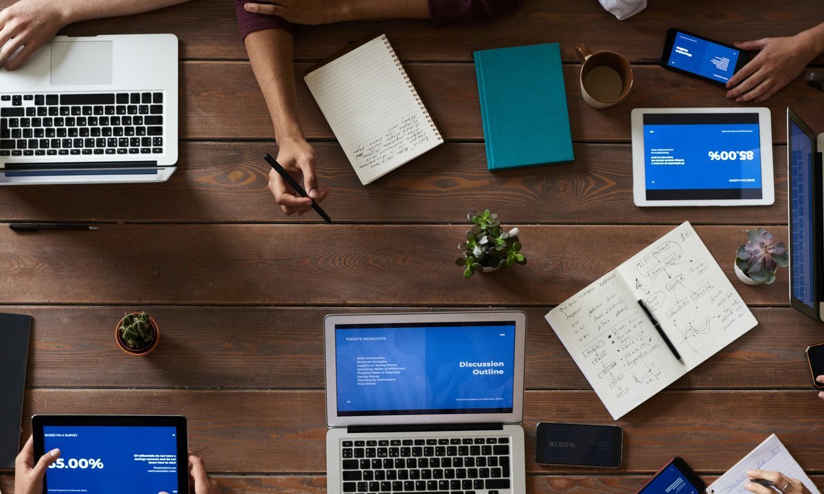  Project Management among Multiple Organizations with Trello