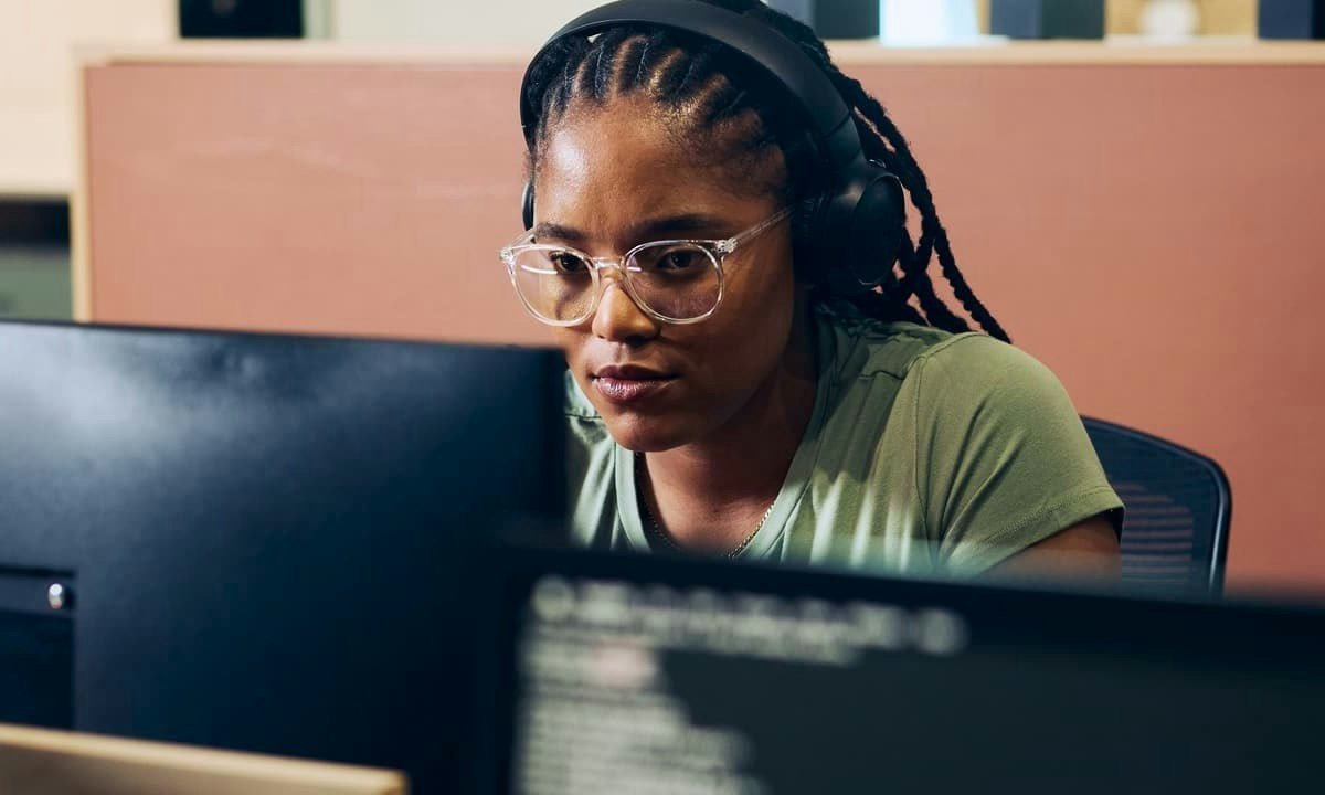 Microsoft Fabric: Data Governance, Security, and Analytics