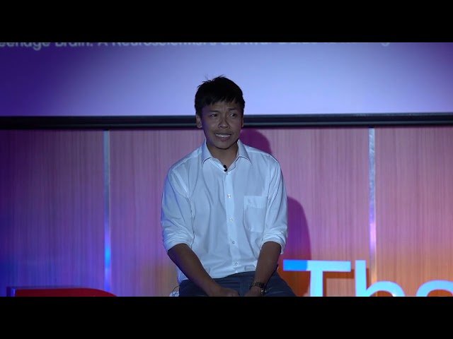 Living Under Two Worlds - Online and Offline