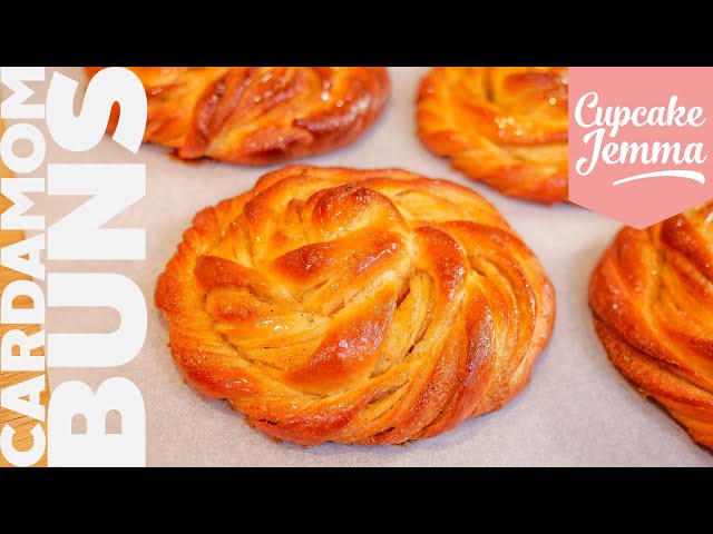 Fluffy Cardamom Bun Recipe and Tutorial