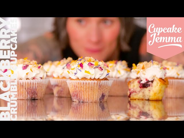 Blackberry and White Chocolate Crumble Cupcake Recipe and Tutorial