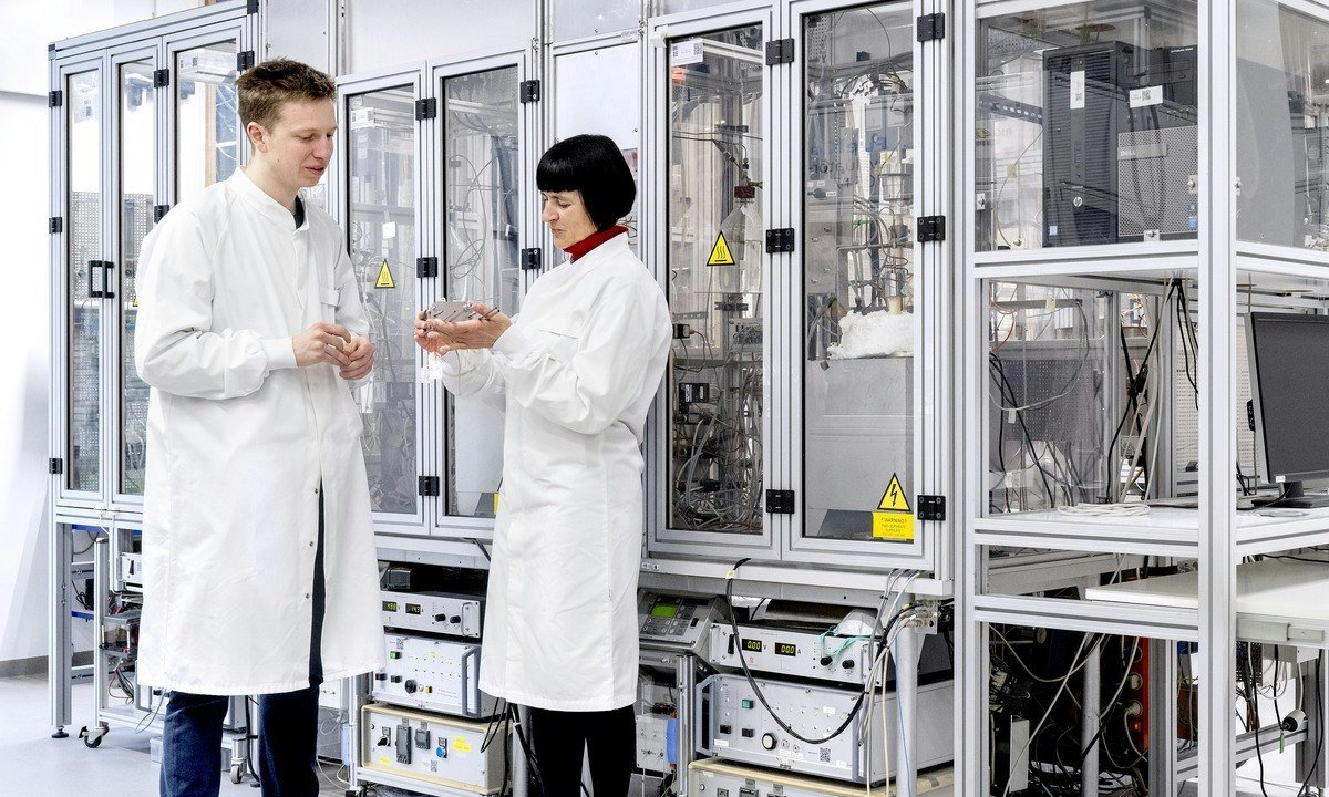 Hydrogen: Key Concepts and Use in Green Technologies