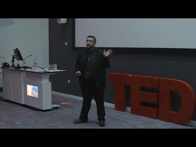 From Genomic Data to Genomic Knowledge
