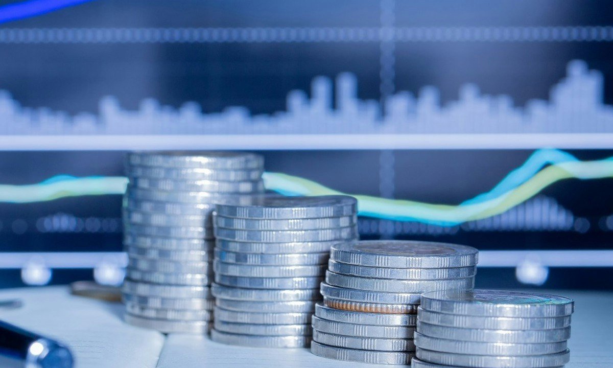 Corporate Valuation - DCF and Relative Valuation