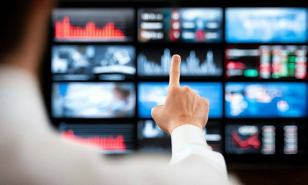 Analyze Financial Models: Scenarios and Sensitivity