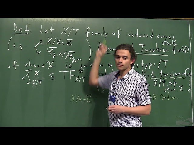 On the Classification of (Universal) Compactified Jacobians