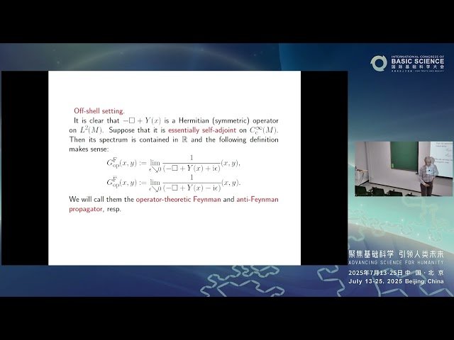 Propagators on Curved Spacetimes from Operator Theory