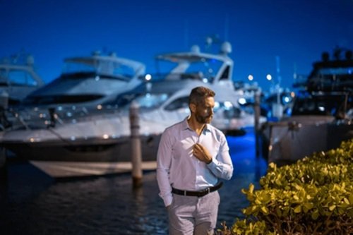 Be More Charismatic With 7 Powerful Cues (Self-Paced)