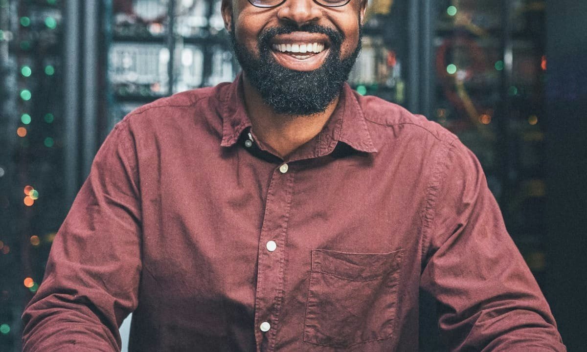 Building Data Lakes and Lakehouses with Microsoft Fabric