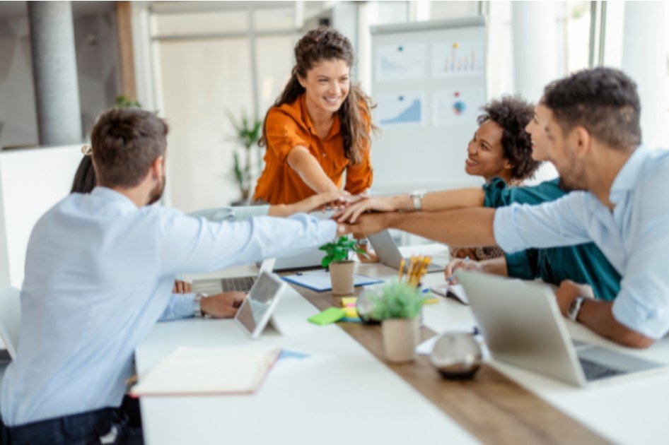 Building Trust Through Transparent Communication (Live Online)