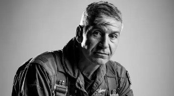 Powerful Portraits using Body Language and Lighting (Self-Paced)